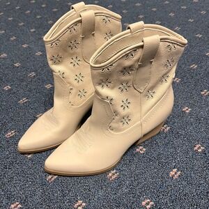 DV by Dolce Vita Kyler Women's Boot Country Womens 8 Kenzo Platform Floral Ivory
